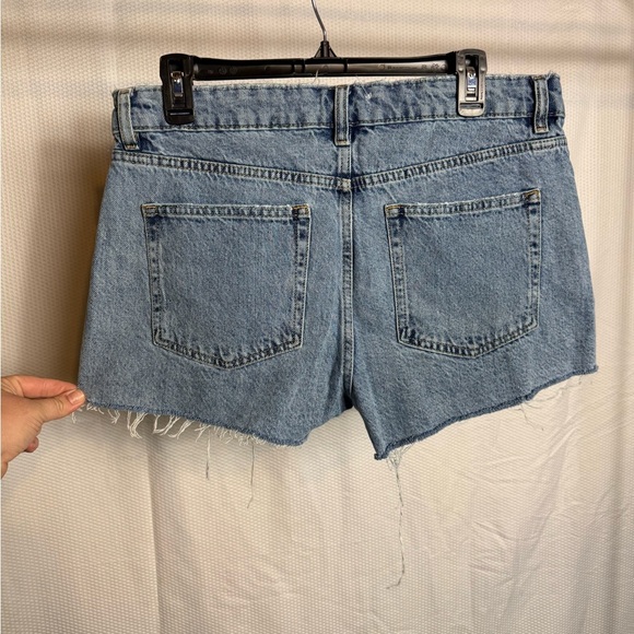 H&M Blue Jean Shorts with Frayed Hem and Mid-Thigh Length - Picture 5 of 5